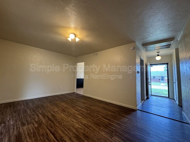 Foto del edificio - 1400 Brookdale Dr