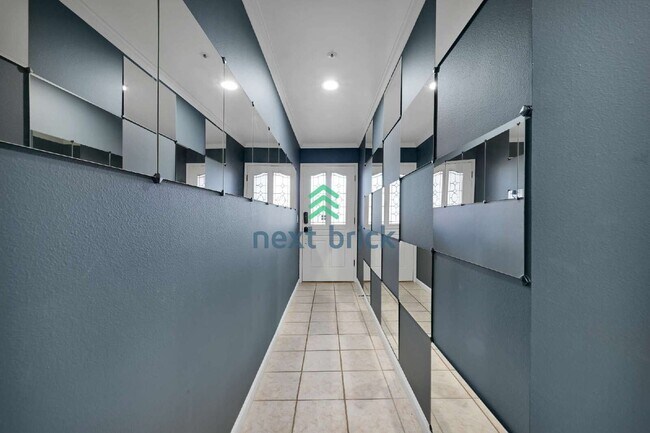Foto del edificio - 3 BED & 3 BATH CONDO FOR RENT