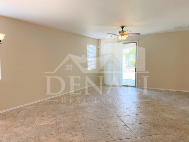 Foto del edificio - 22323 N 103rd Dr