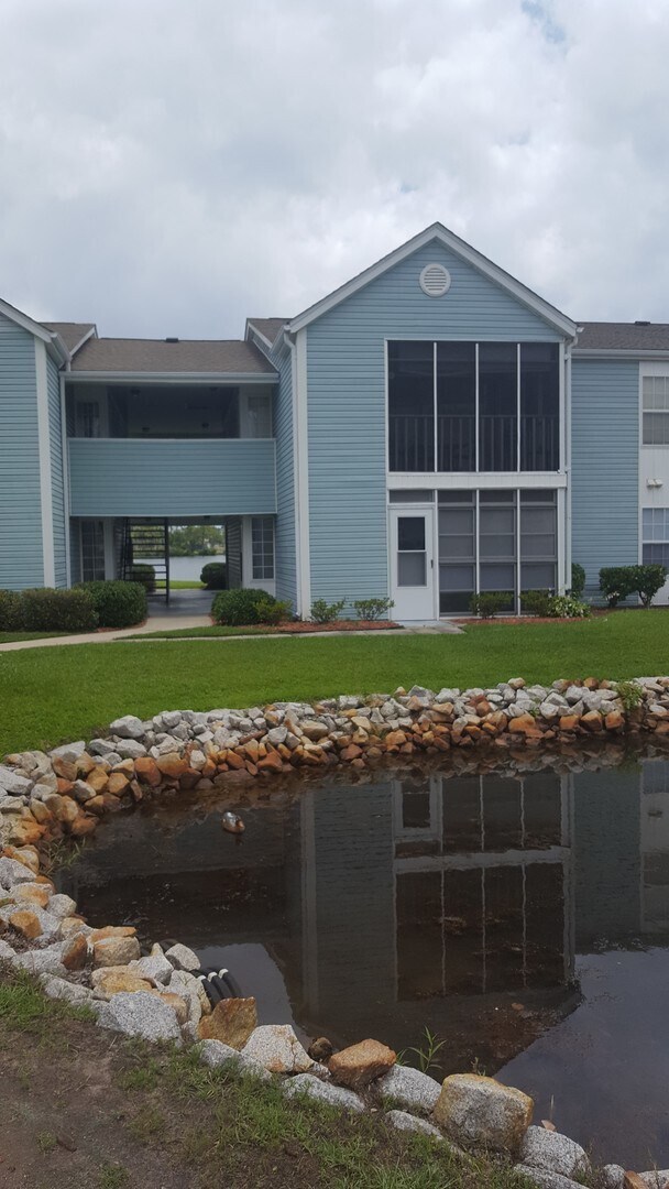 Foto del edificio - 1st Floor, 3 Bedroom, 2 Bath, Lakeside Con...