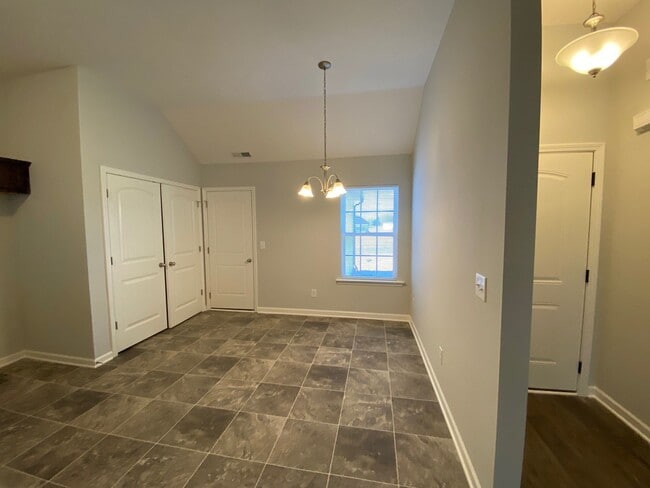 Building Photo - New 3 Bedroom 2 bath home with 2 Car Garage