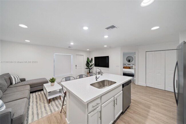 Foto del edificio - 515 Lilac Ct