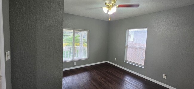 Foto del edificio - 3/2 Tampa home  close to Bush Gardens