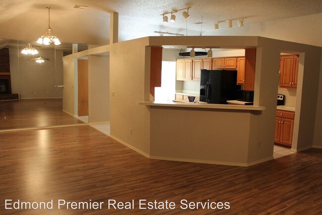 Building Photo - 3 br, 2 bath House - 1817 Pinnacle Ln