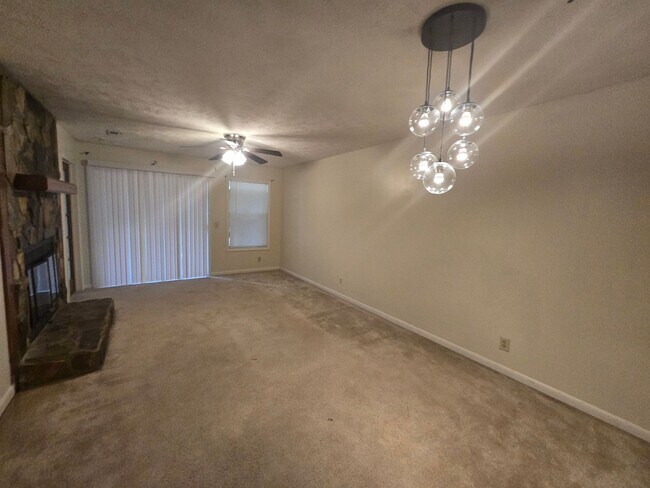 Foto del edificio - 6792 Willowbrook Dr