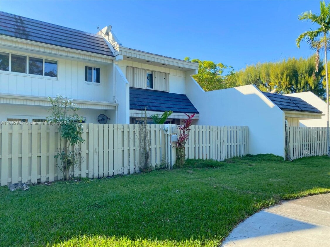 Building Photo - 8111 SW 81st Pl