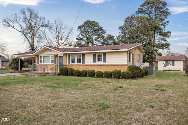 Building Photo - 131 Fairview Village Rd