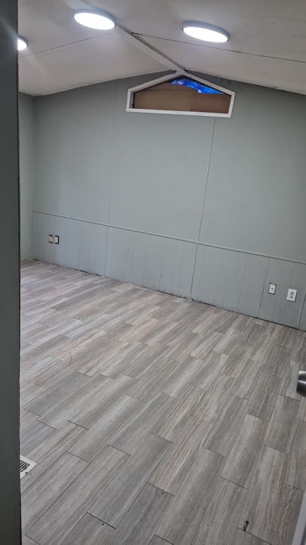 Building Photo - Mobile Home