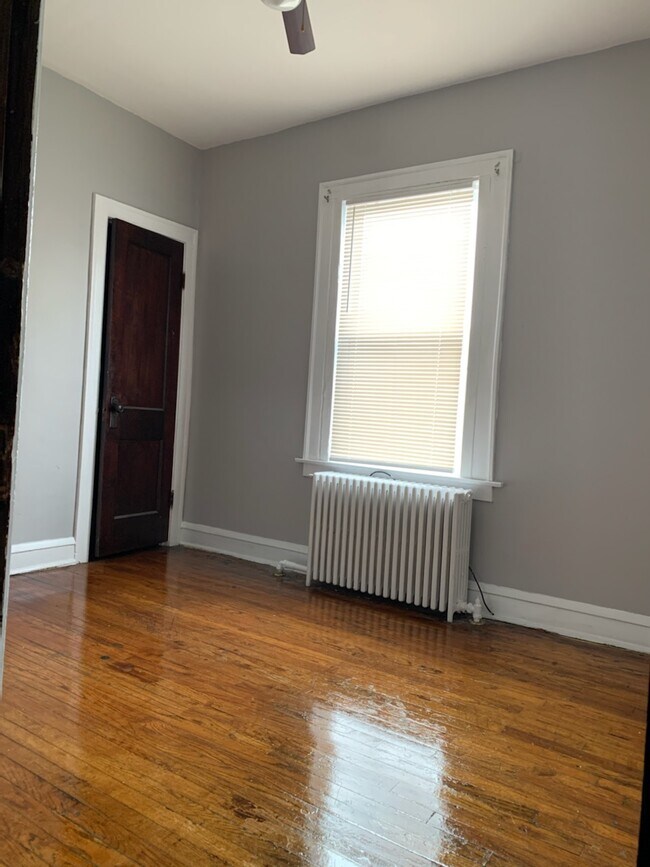 Foto del edificio - 9243 S Merrill Ave