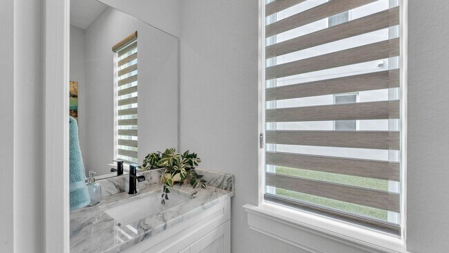 Foto del edificio - Stunning New Construction Villa for Rent Near Lake John