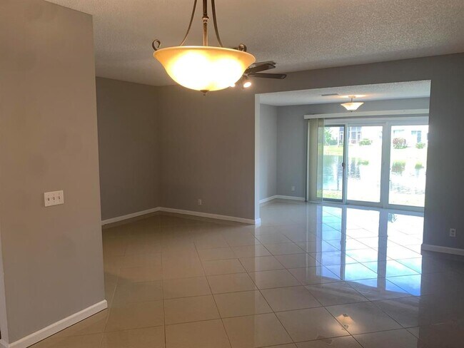 Building Photo - 9077 Boca Gardens Cir S