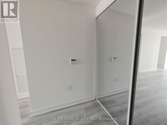 Photo du bâtiment - 238-1238 Simcoe St