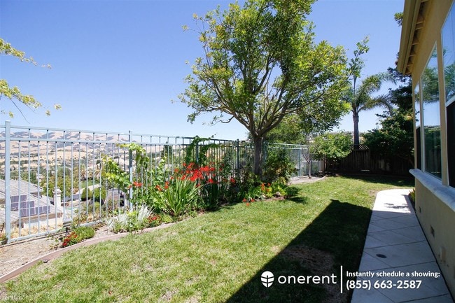 Building Photo - 3 br, 3.5 bath House - 5470 Arezzo Dr -