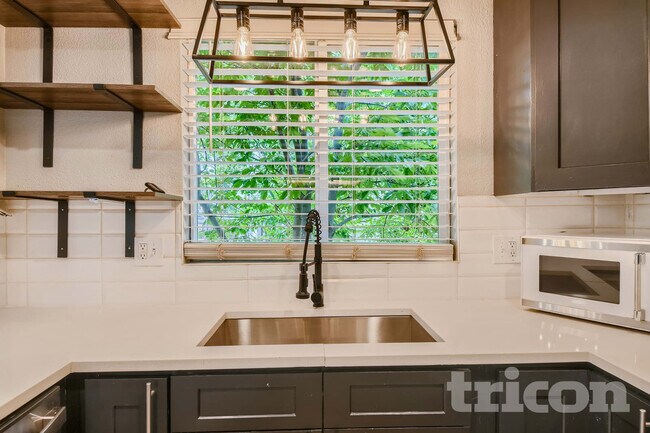 Foto del edificio - 2175 E 97th Dr