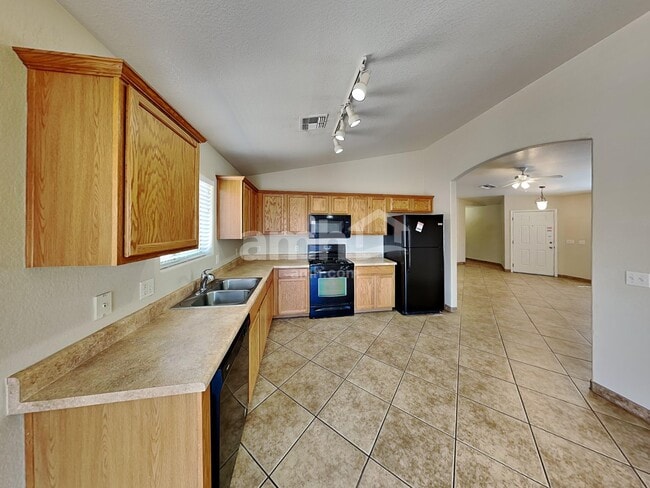 Building Photo - 6380 E Butte Stone Dr