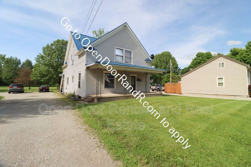 414 North St Unit Apt 1, Auburn, IN 46706 Condo for Rent in Auburn, IN