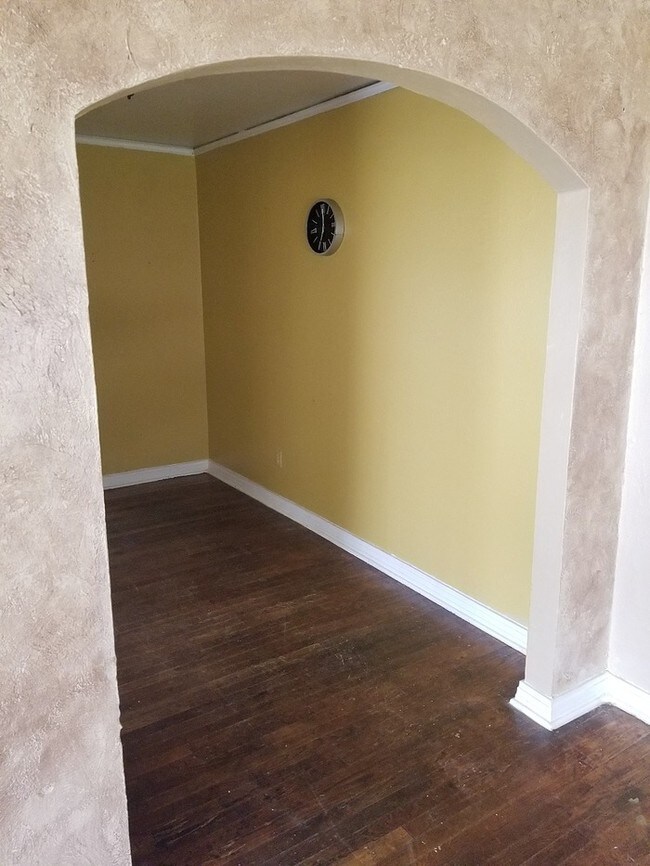 Building Photo - Downtown Dallas Duplex
