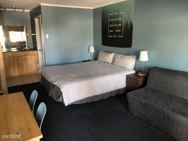 Foto del edificio - 1 br, 1 bath Apartment - 3900 Pioneer Trail