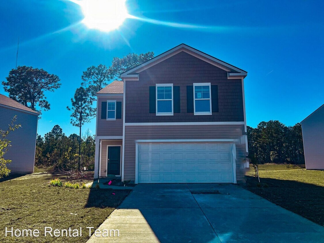 4 br, 2.5 bath House 415 Coconut Dr House Rental in Bloomingdale