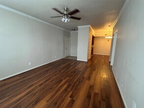 Building Photo - 2255 Braeswood Park Dr