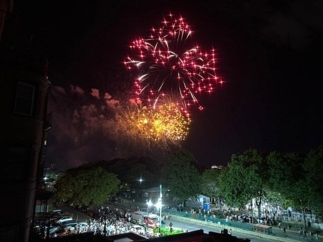 Building Photo - 222 Beacon St