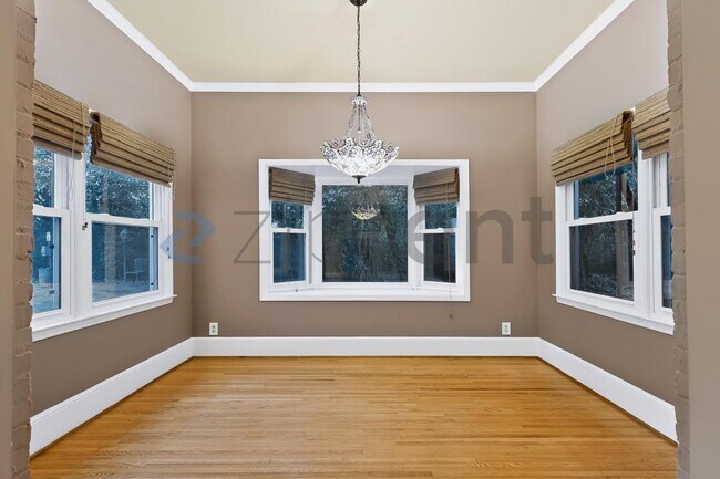 Building Photo - Unit Unit 102
