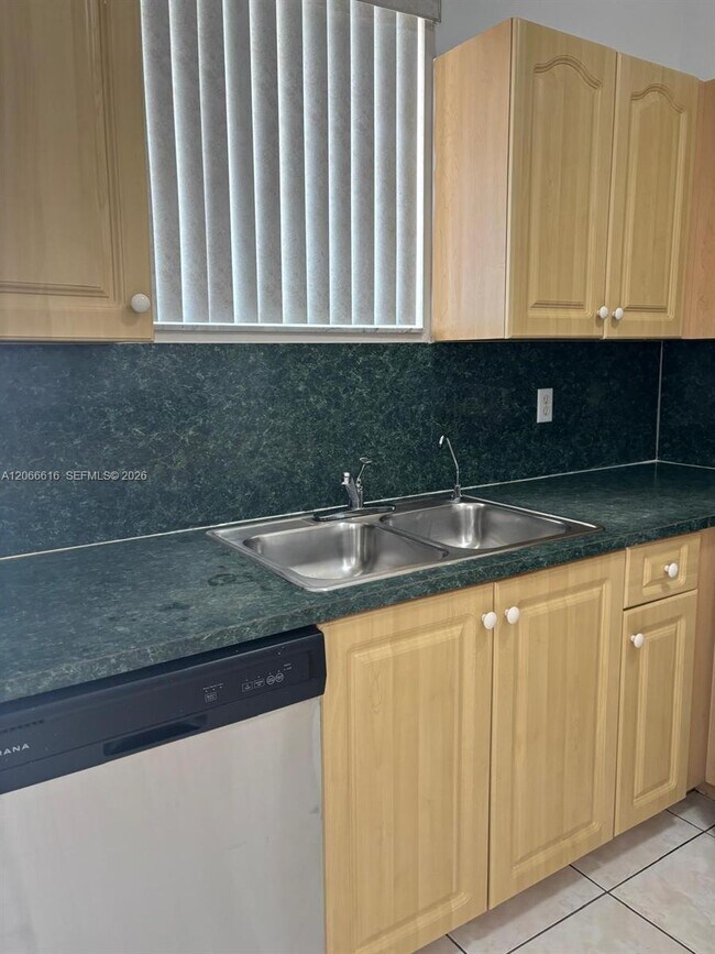 Foto del edificio - 2953 W 80th St