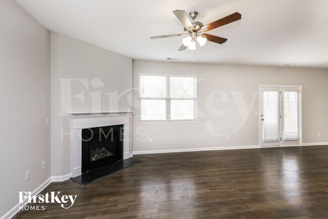 Foto del edificio - 190 Ivey Hollow Cir