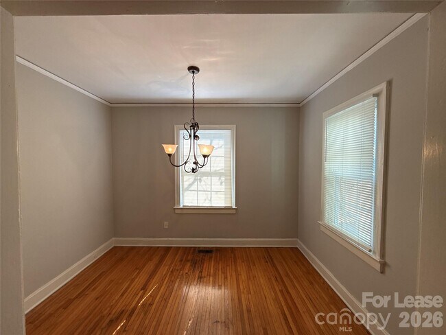 Foto del edificio - 1408 Ivey Dr