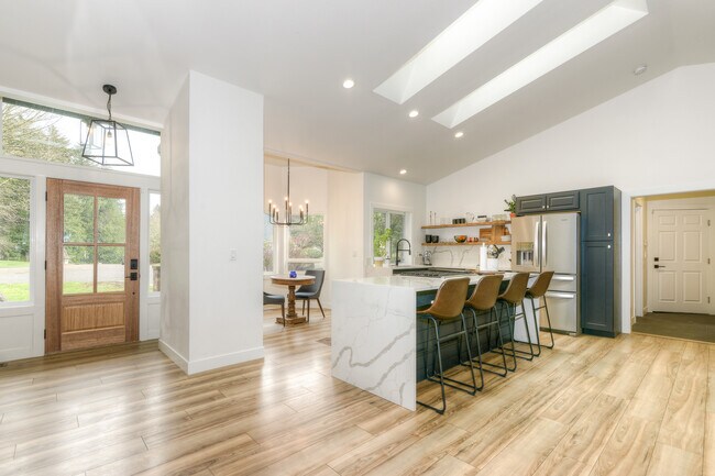 Foto del edificio - 3312 40th Ln NW