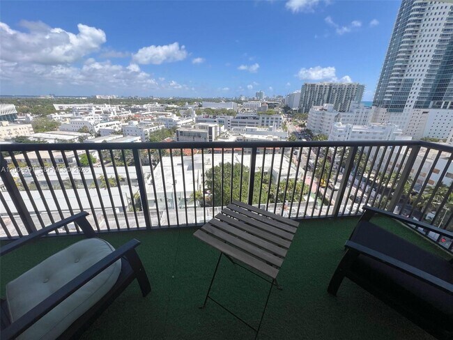 Foto del edificio - 1800 Collins Ave