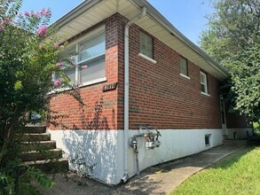 Building Photo - 4111 Oregon Ave