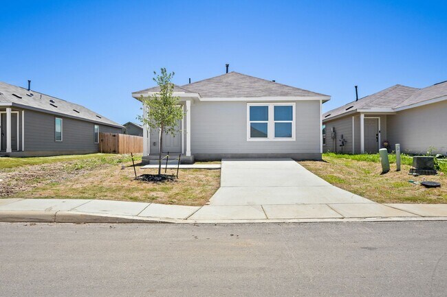 Foto del edificio - 3 Bedroom/2 Bath Crescent Hills Subdivision
