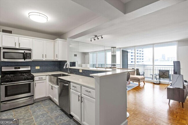 Building Photo - 620 Peachtree St NE