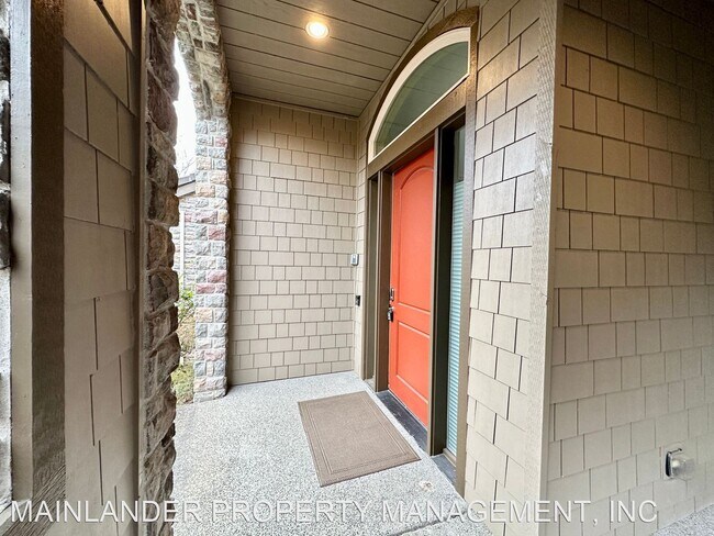 Foto del edificio - 4 br, 3.5 bath House - 8821 SW MARSEILLES DR.