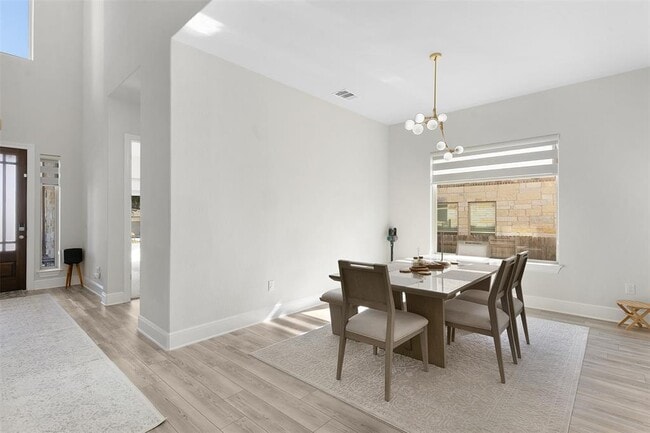 Foto del edificio - 3203 Scenic Valley Dr