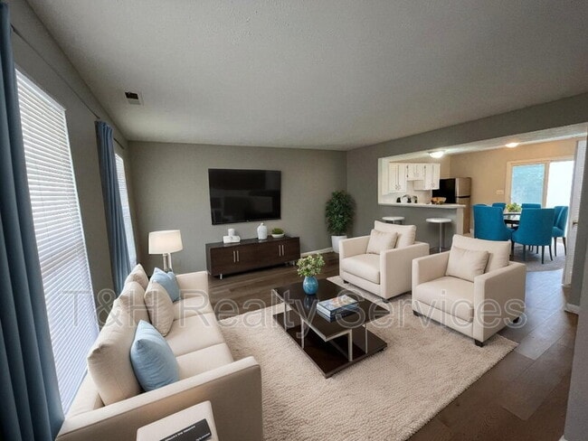 Building Photo - 1325 Charles St