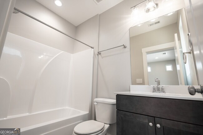 Building Photo - 708 Banton Dr NW