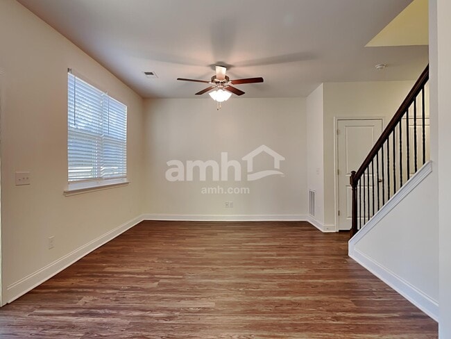 Building Photo - 1821 Produce Ln