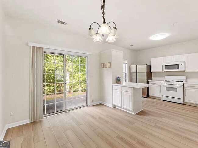 Foto del edificio - 1080 Whitestone Rdg