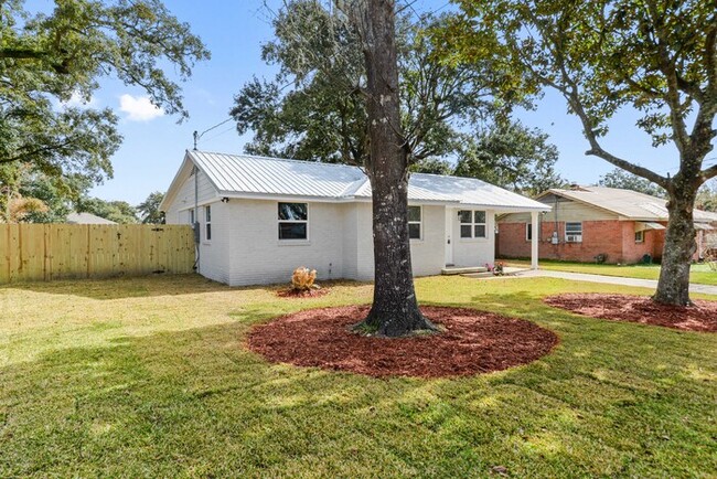 Foto del edificio - Beautiful 4/2 house in Pass Christian, MS