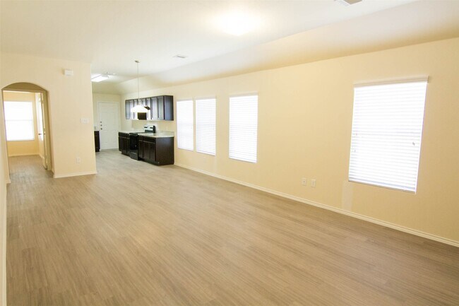 Foto del edificio - 456 Upper Creek Dr