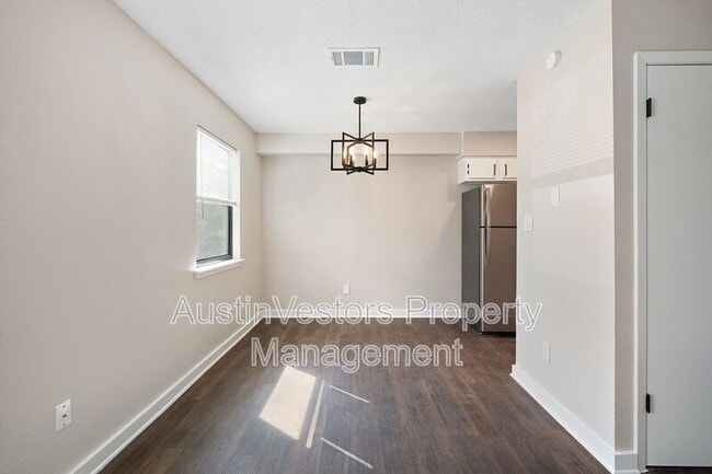 Building Photo - 200 Concho St