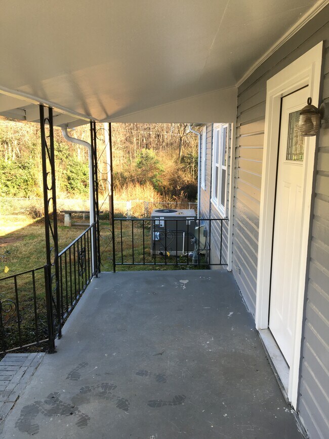 Building Photo - 22 Burlington Ave