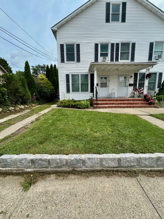 Building Photo - 20 Garden St