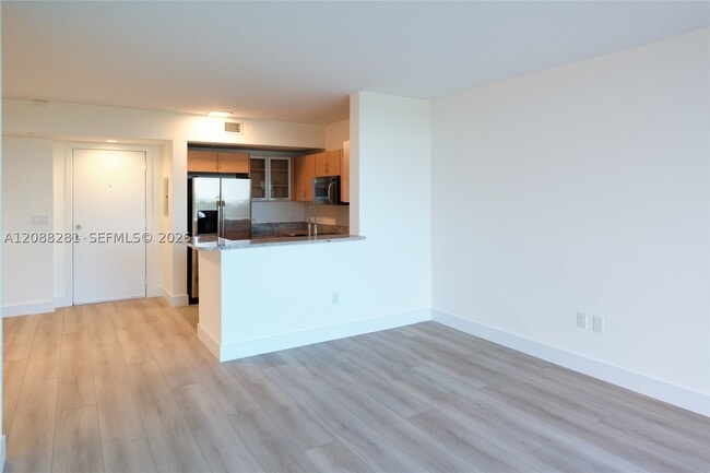Foto del edificio - 2775 NE 187th St