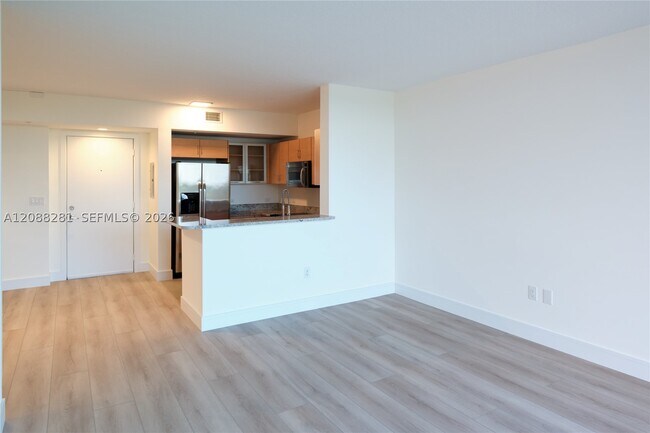 Building Photo - 2775 NE 187th St