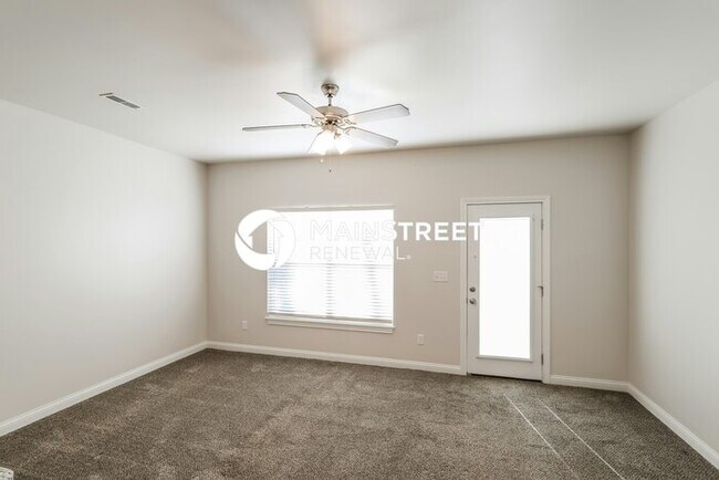 Building Photo - 3 Bedroom Pet-Friendly Home in CHARLESTOWN, IN with Main Street Renewal