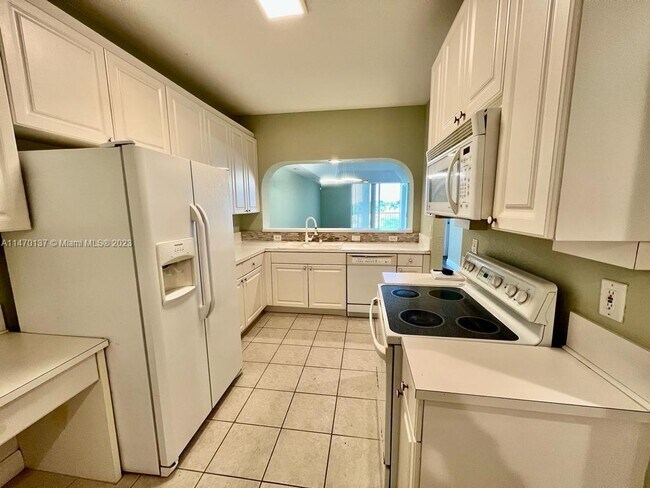 Foto del edificio - 10770 NW 66th St