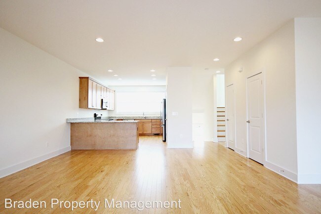 Building Photo - 4 br, 3.5 bath House - 5361 Ashlar Avenue